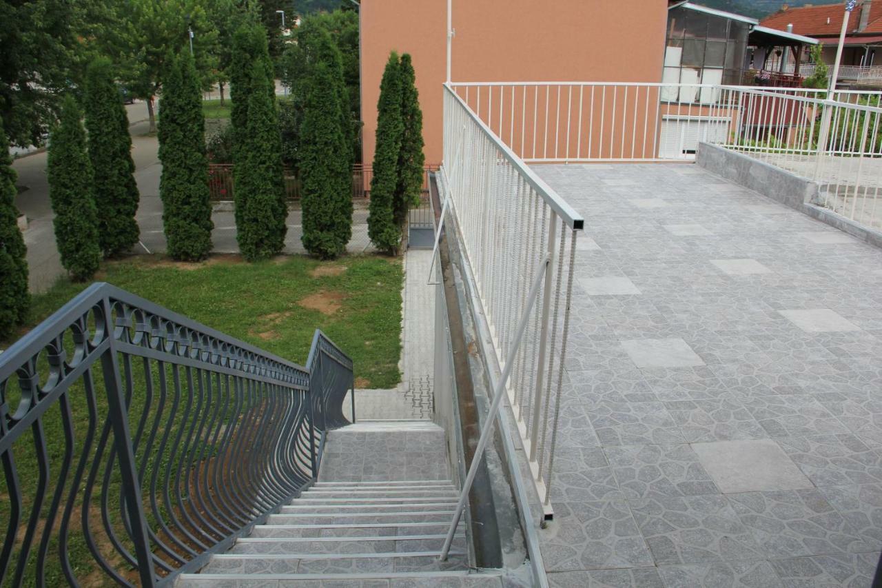 Apartman Kej Пирот Екстериор снимка