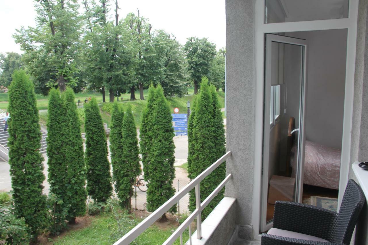 Apartman Kej Пирот Екстериор снимка